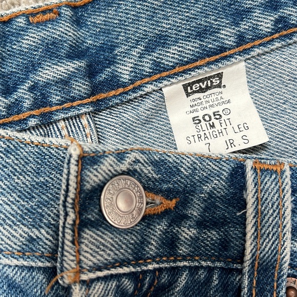 Vintage Levi’s 505 Denim Shorts - Picture 3 of 3